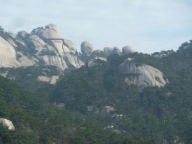 Die kugeligen Granitfelsen vom Tianzhu-Shan
